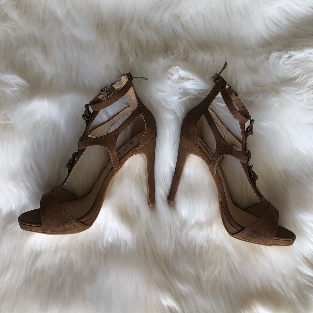 Cape Robbin Heels - Picture 3 of 4